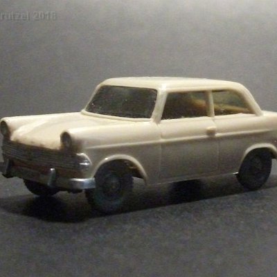 ww2-0081-01-b-opel-rekord-rotelfenbein-dscf0837