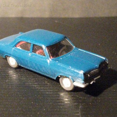 ww2-0112-01-cd-opel-kapitaen-blau-030045-dscf9051