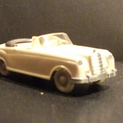 ww2-0143-02-a-mb-220-cabrio-55-hgg-antra-beige-angeklzh-stern-070110-dscf3903