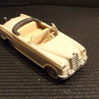 ww2-0143-02-a-mb-220-cabrio-55-hgg-antra-beige-angeklzh-stern-070110-dscf3904