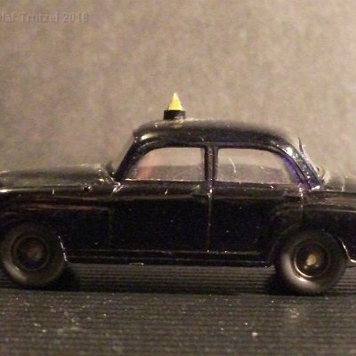 ww2-0149-04-mb-180-ponton-taxi-schild-auf.sockel-130180-dscf0132