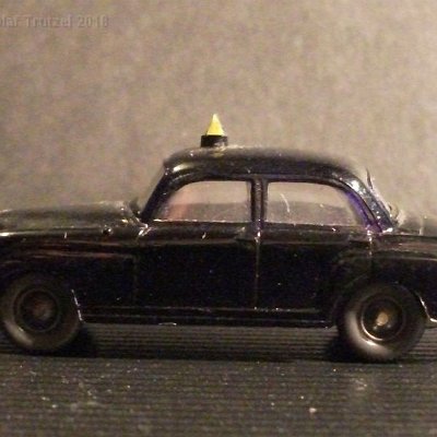 ww2-0149-04-mb-180-ponton-taxi-schild-auf.sockel-130180-dscf0132