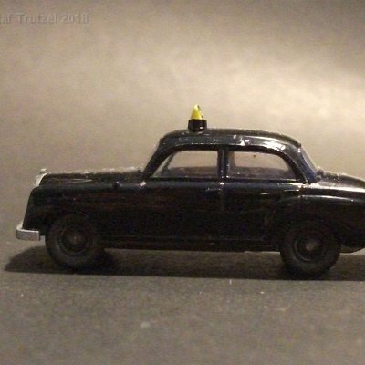 ww2-0149-04-mb-180-taxi-auf-sockel-130180-dscf8313