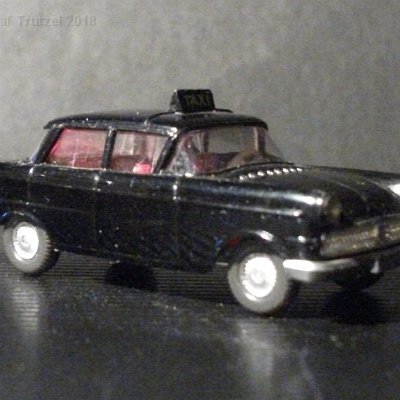 ww2-0149-05-a-opel-kapitaen-taxi-gruengelb-030045-dscf9028