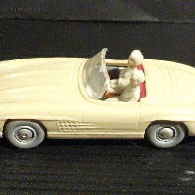 ww2-0233-01-b-mb-300-sl-cabrio-gruenbeige-3w-060100-dscf0092