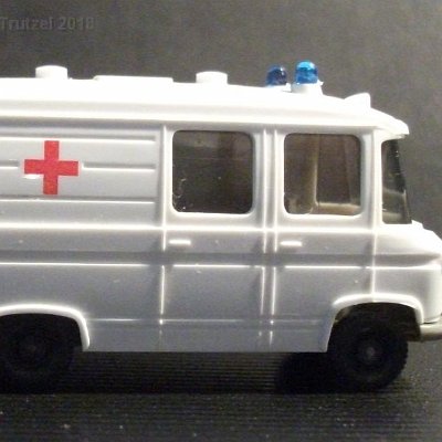 ww2-0278-01-a-mb-l-406-krankenwagen-drk-rotkreuz-chassis-zementgrau-025043-dscf5754
