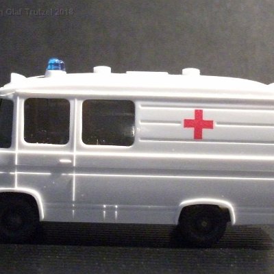 ww2-0278-01-a-mb-l-406-krankenwagen-drk-rotkreuz-chassis-zementgrau-025043-dscf5755