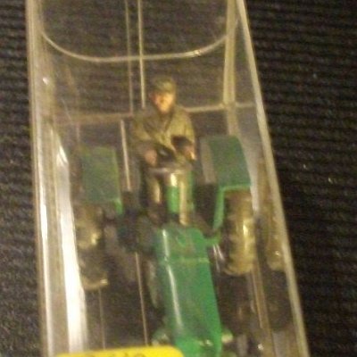 ww2-0380-06-b-traktor-fahr-schlepper-gruen-050075-dscf0557-cpy00040005