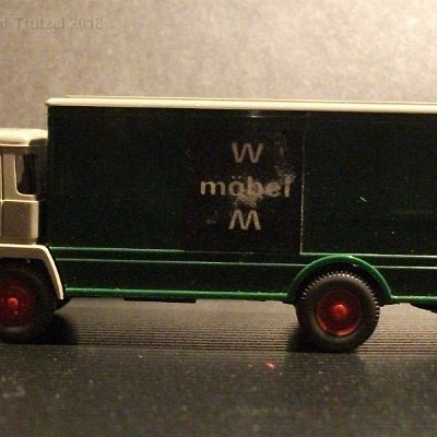 ww2-0425-01-c-magirus-100-d-7-moebelwagen-kofferseiten-laubgruen-020035-2w-dscf4616