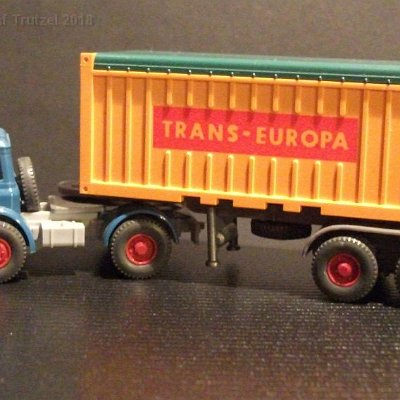 ww2-0526-11-b-ih-harvester-container-sattelzug-open-top--trans-europa-2w-010017-dscf3335