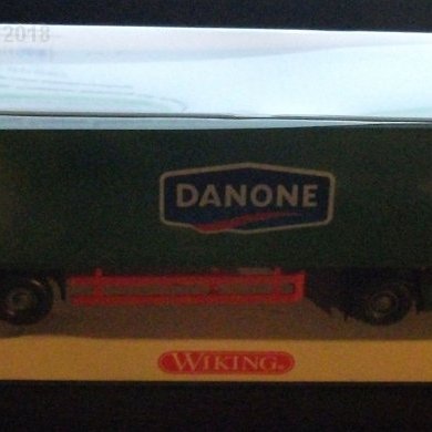 ww2-0528-10-mb-actros-1843-danone-fruchtzwerge-020-dscf0492-cpy00040005