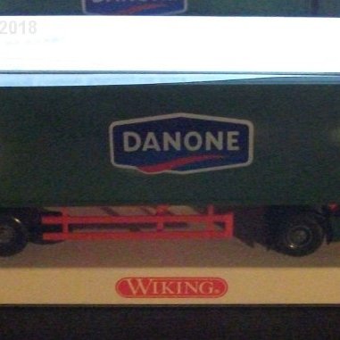 ww2-0528-10-mb-actros-1843-danone-fruchtzwerge-020-dscf0496-cpy00040005