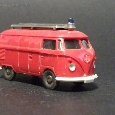 ww2-0603-06-vw-t1-feuerwehr-fw-grosses-heckfenster--2w-085120-dscf1925