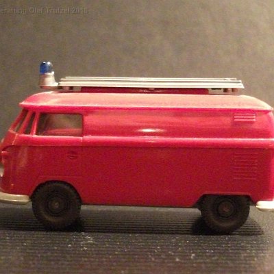 ww2-0603-06-xx-vw-t1-kasten-grf-rotton-ch-altweiss-085120-dscf5102