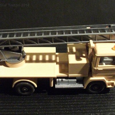 ww2-0644-01-a-mb-1317-hebebuehnenwagen-beige-012020-dscf9387