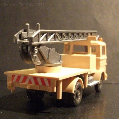 ww2-0644-01-a-mb-1317-hebebuehnenwagen-beige-012020-dscf9392