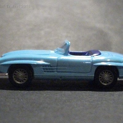 ww2-0834-02-a-mb-300-sl-cabrio-hellblau-dscf4254