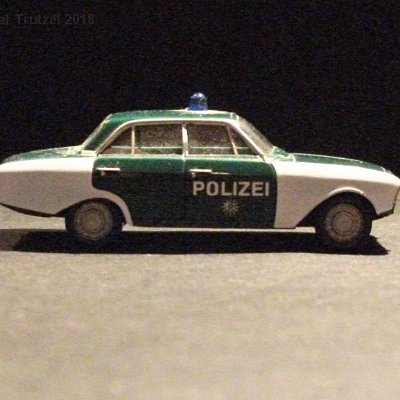 ww2-0864-02-ford-taunus-17-m-badewanne-polizei-012-dscf7268