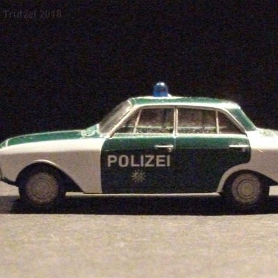 ww2-0864-02-ford-taunus-17-m-badewanne-polizei-012-dscf7276