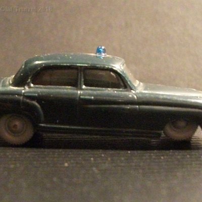 ww2-1040-06-mb-220-polizei-80proz-frontschaden-geriffelt-012-dscf5287