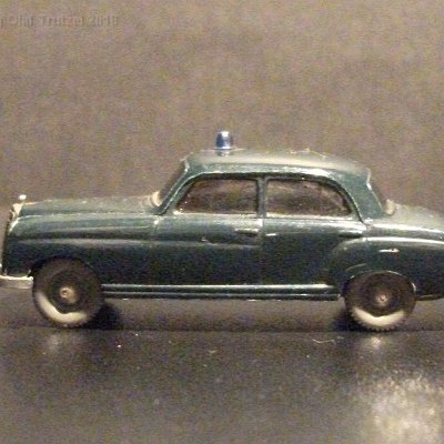 ww2-1040-06-mb-220-polizei-gerillteoelwanne-045080-dscf3313