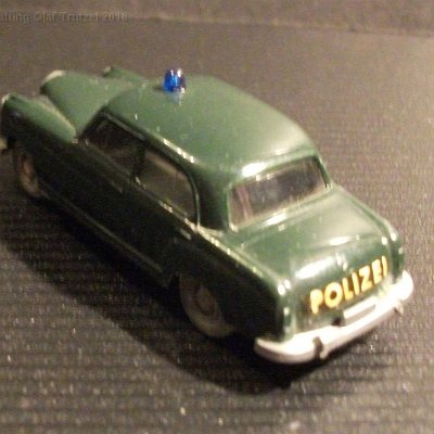 ww2-1040-07-b-mb-220-polizei-tannengruen-ohne-stern-3w-050080-dscf6715