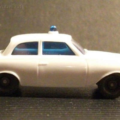 ww2-1040-12-d-ford-taunus-polizei-unbemalter-grill-altweiss-022030-dscf9328