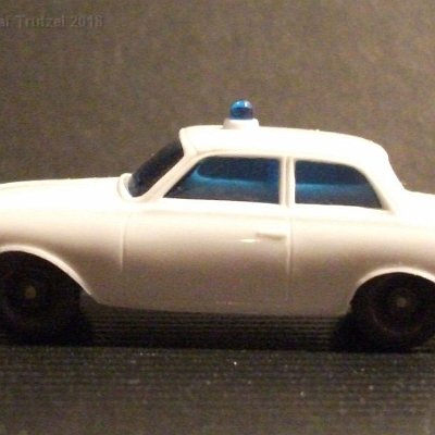 ww2-1040-12-d-ford-taunus-polizei-unbemalter-grill-altweiss-022030-dscf9329