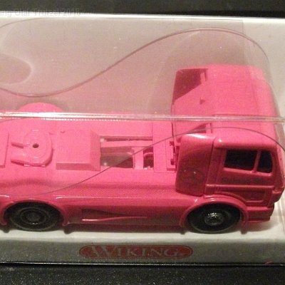 ww3-mb056j-ww2-0441-mb-truck-pink-saison-95--neutrale-podestschachtel-pc-box-020-dscf2421