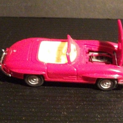 ww3-mb058-mb-cabrios-rot-in-videohuelle40-jahre-mercedes-sl-060-dscf6212