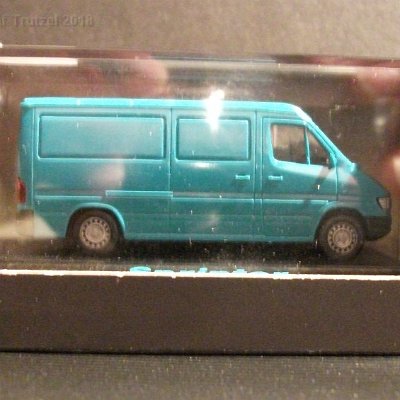 ww3-mb071 -mb-sprinter-blautürkis-pc-box-der-neue-mercedes- s-010015-dscf7911