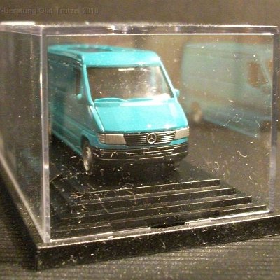 ww3-mb071 -mb-sprinter-blautürkis-pc-box-der-neue-mercedes- s-010015-dscf7916