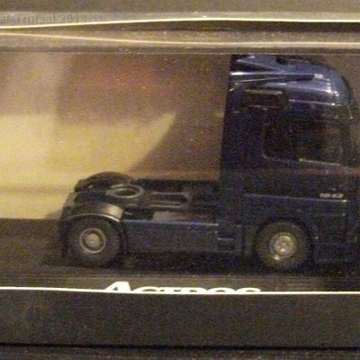 ww3-mb080-ba-actros-zugmaschine-enzianblau-018-dscf9573