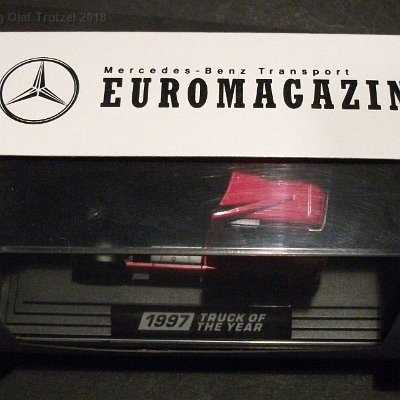 ww3-mb080e-mercedes-truck-of-the-year-1997-rot-euromagazin-pc-box-020-dscf4792