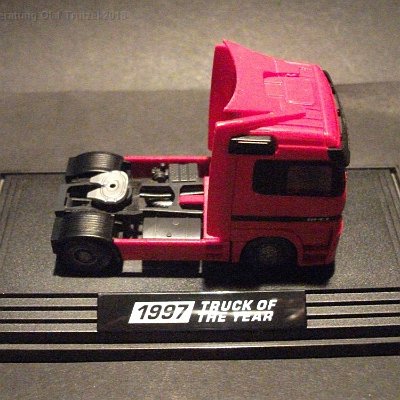 ww3-mb080e-mercedes-truck-of-the-year-1997-rot-euromagazin-pc-box-020-dscf4799