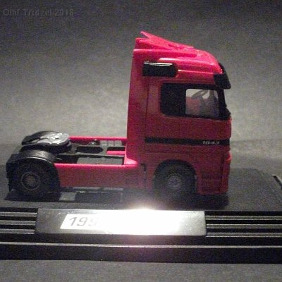 ww3-mb080e-mercedes-truck-of-the-year-1997-rot-euromagazin-pc-box-020-dscf4800