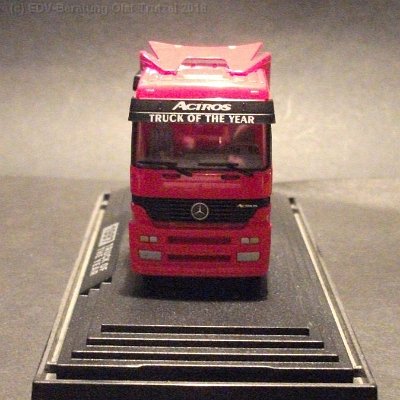 ww3-mb080e-mercedes-truck-of-the-year-1997-rot-euromagazin-pc-box-020-dscf4801