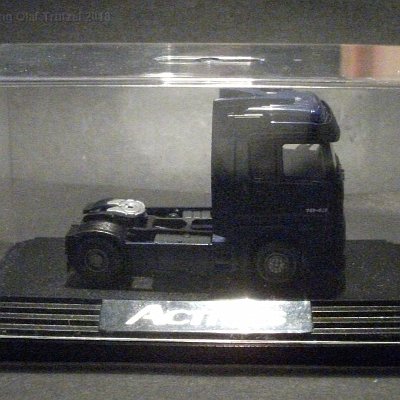 ww3-mb080 -mercedes-actros-1843-enzianblau-pc-box-018-dscf4877