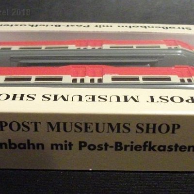 ww3-post039-strassenbahn-beige-rot-wie-hh-hochahn-040-dscf4356