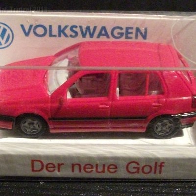 ww3-vw016b-golf-iii-4-tuerig-rot-oeffentlichkeitsarbeit-010-dscf6451