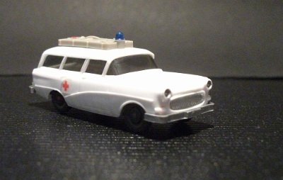 WW2-0074-01-A-Opel-Caravan-DRK-Folie-035050-DSCF4220