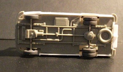 WW2-0278-01-A-MB-L-406-Krankenwagen-DRK-Rotkreuz-Chassis-zementgrau-025043-DSCF5761