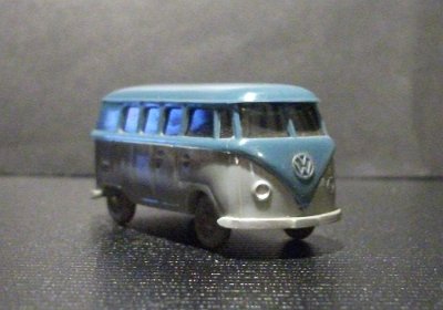 WW2-0310-08-Zn-VW-T1-Bus-blau_silbergrau-2W-045060-DSCF4165