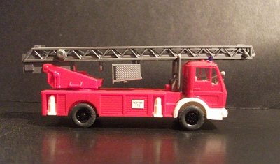 WW2-0618-02-MB-1619-Feuerwehr-Metz-Leiterwagen-2w-ohne-Schlauchhaspel-008012-DSCF2061