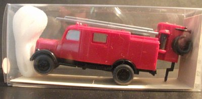 WW2-0863-01-A-Opel-Blitz-FW-Feuerwehr-Loeschfahrzeug-39-mit-Anhaenger-004007-DSCF5591