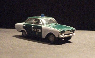 WW2-0864-02-Ford-Taunus-17-M-Badewanne-Polizei-012-DSCF7266