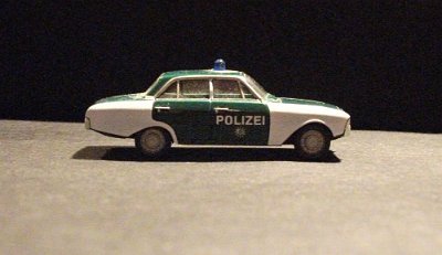 WW2-0864-02-Ford-Taunus-17-M-Badewanne-Polizei-012-DSCF7268