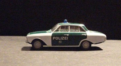 WW2-0864-02-Ford-Taunus-17-M-Badewanne-Polizei-012-DSCF7276