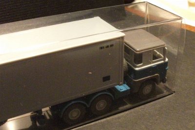 WW3-FB001-Scania-111-silbergrauer-Container-WW2-0520-44-035-DSCF1847